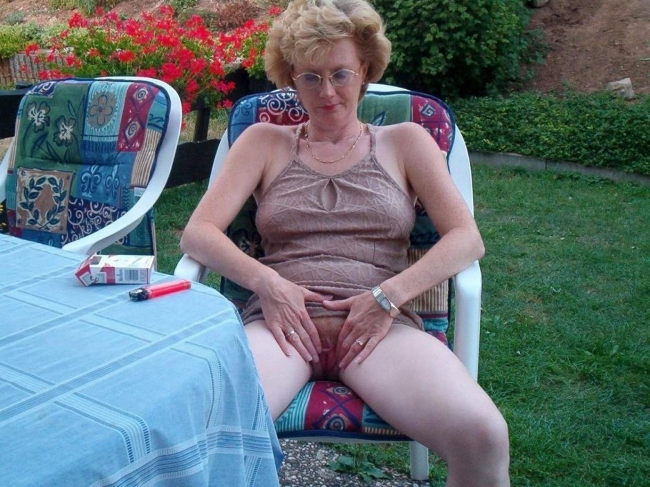 Older women without panties