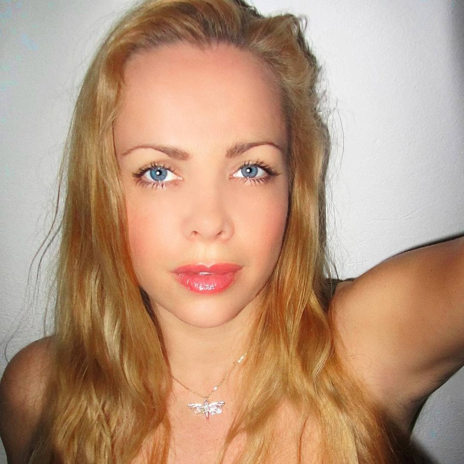 Aneca van der waelden breast