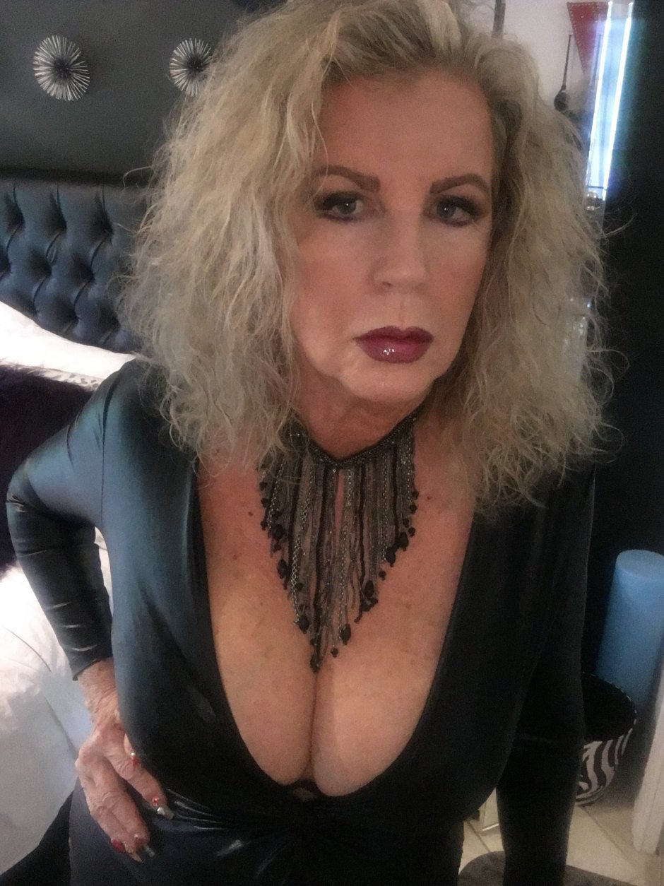 Anneke Van der Velden