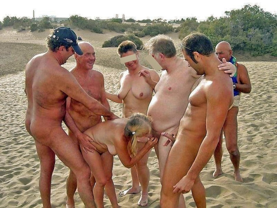 Family nudic beach