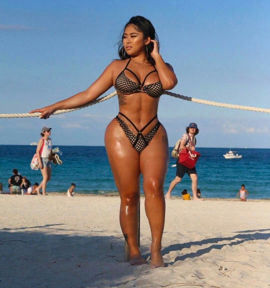 Model Latisia Thomas
