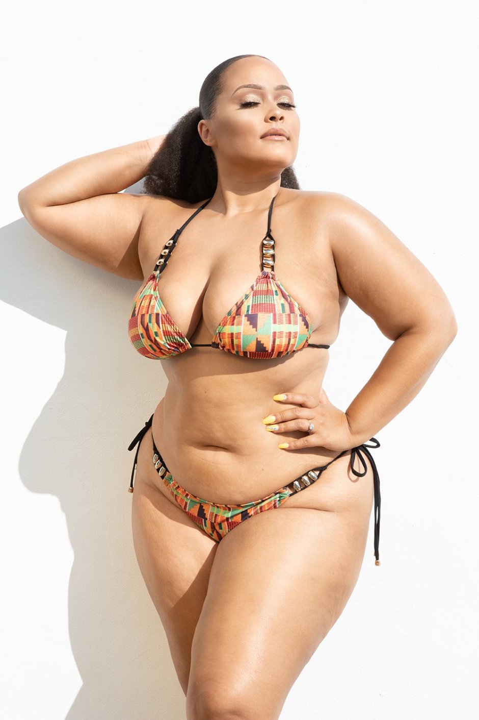 Pyshki in a bikini