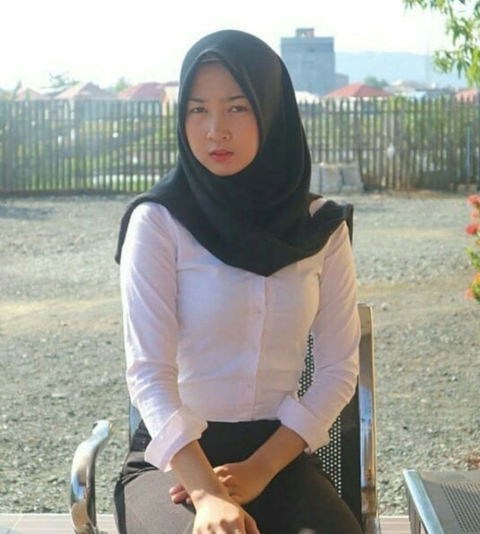 Bimbo in the hijab