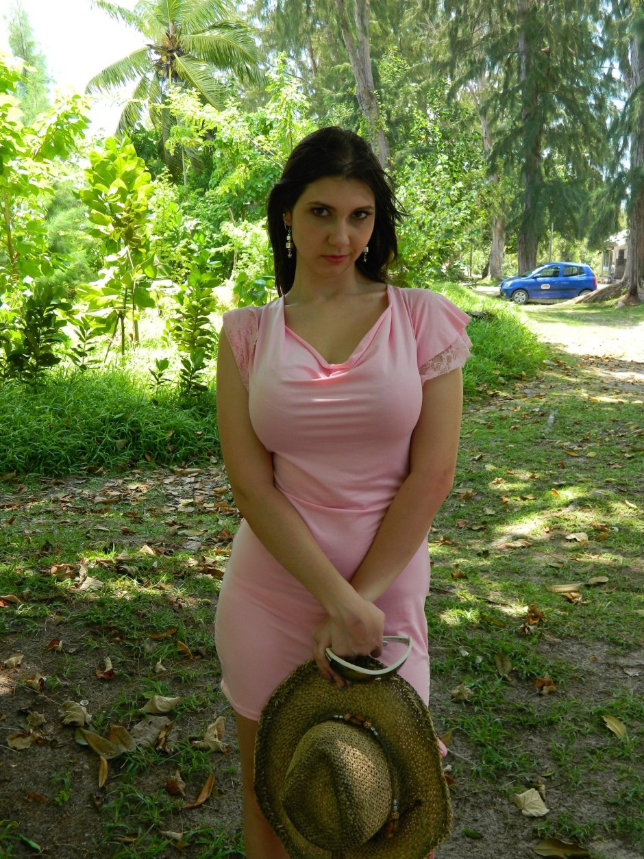 Lina Neznakomka