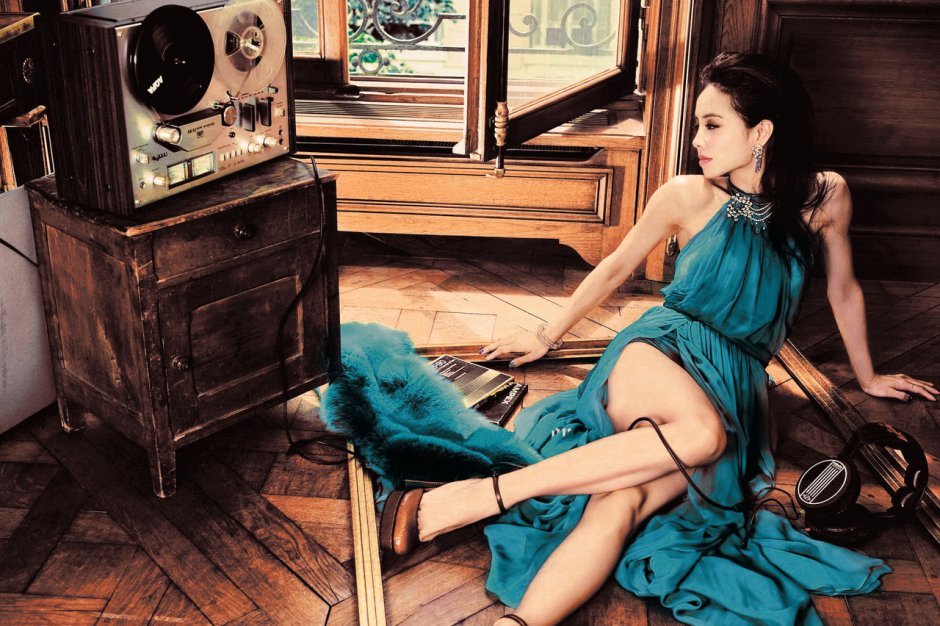 Anna Tsai singer