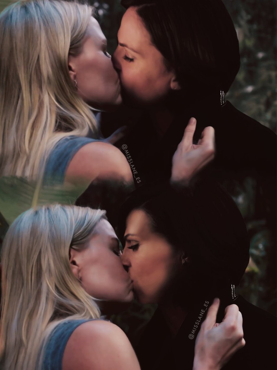 French kiss of girls