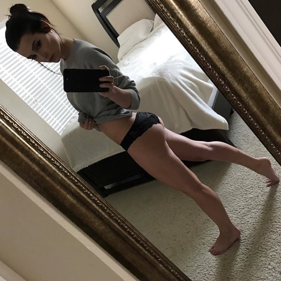 Niece Waidhofer 18 on the knees