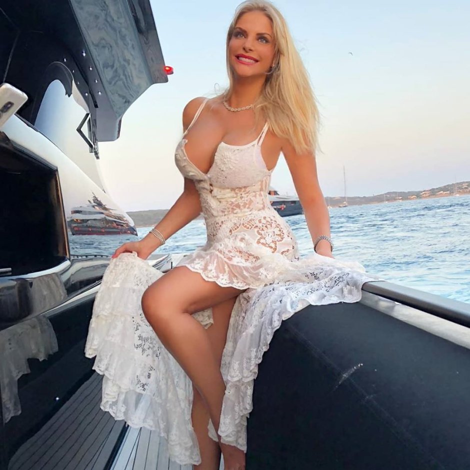 Francesca Kipriani legs