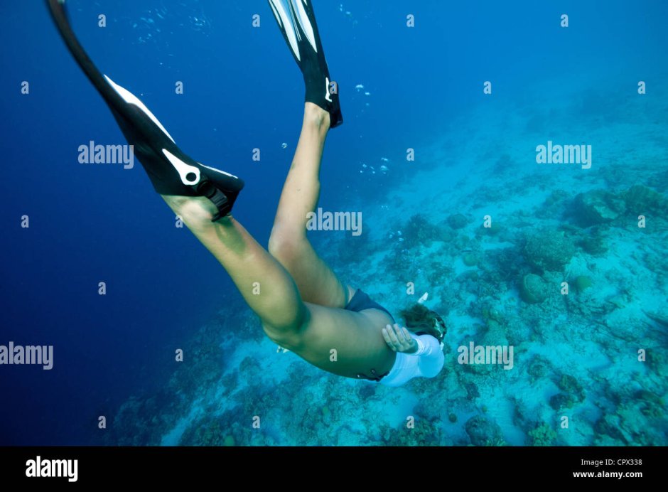 Fridiving in a bikini