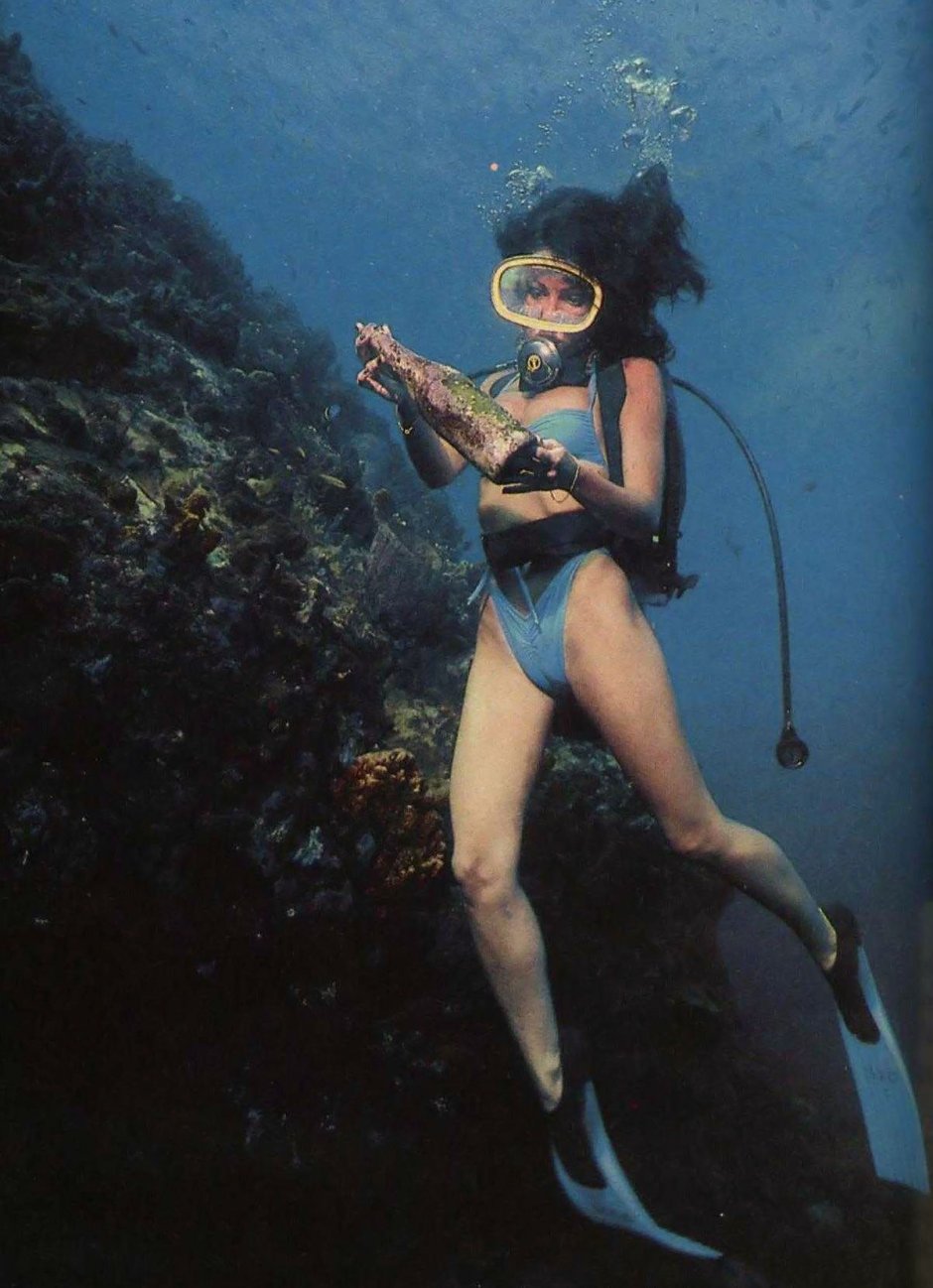Big breasts in scuba dummy