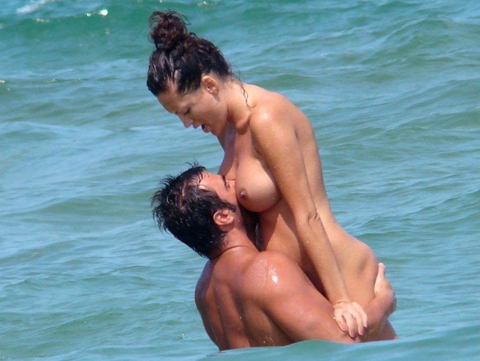 Erotic moments on the beach