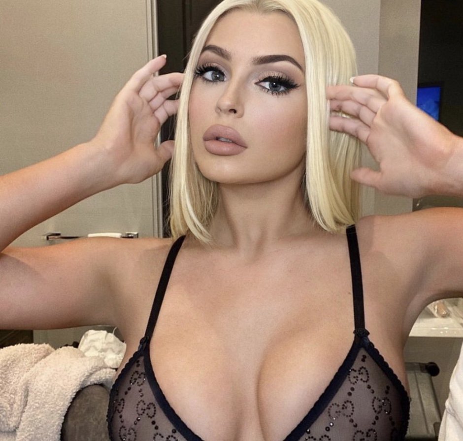 Sisters Kardashian 2021