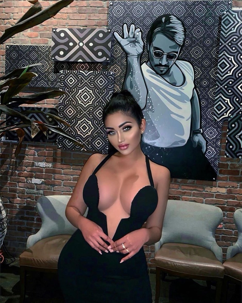 GUL BAKHARI Turkish Kim