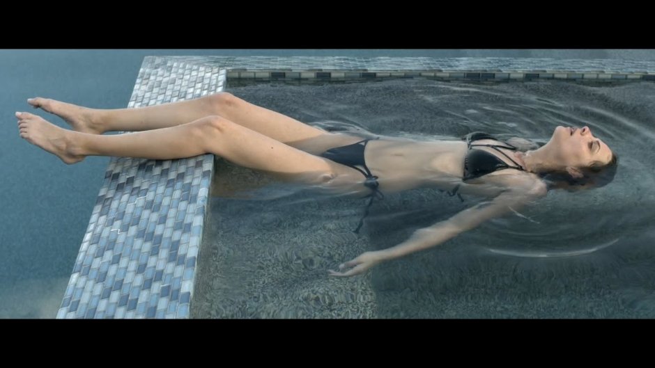 Willa Hollande Pop Thongs