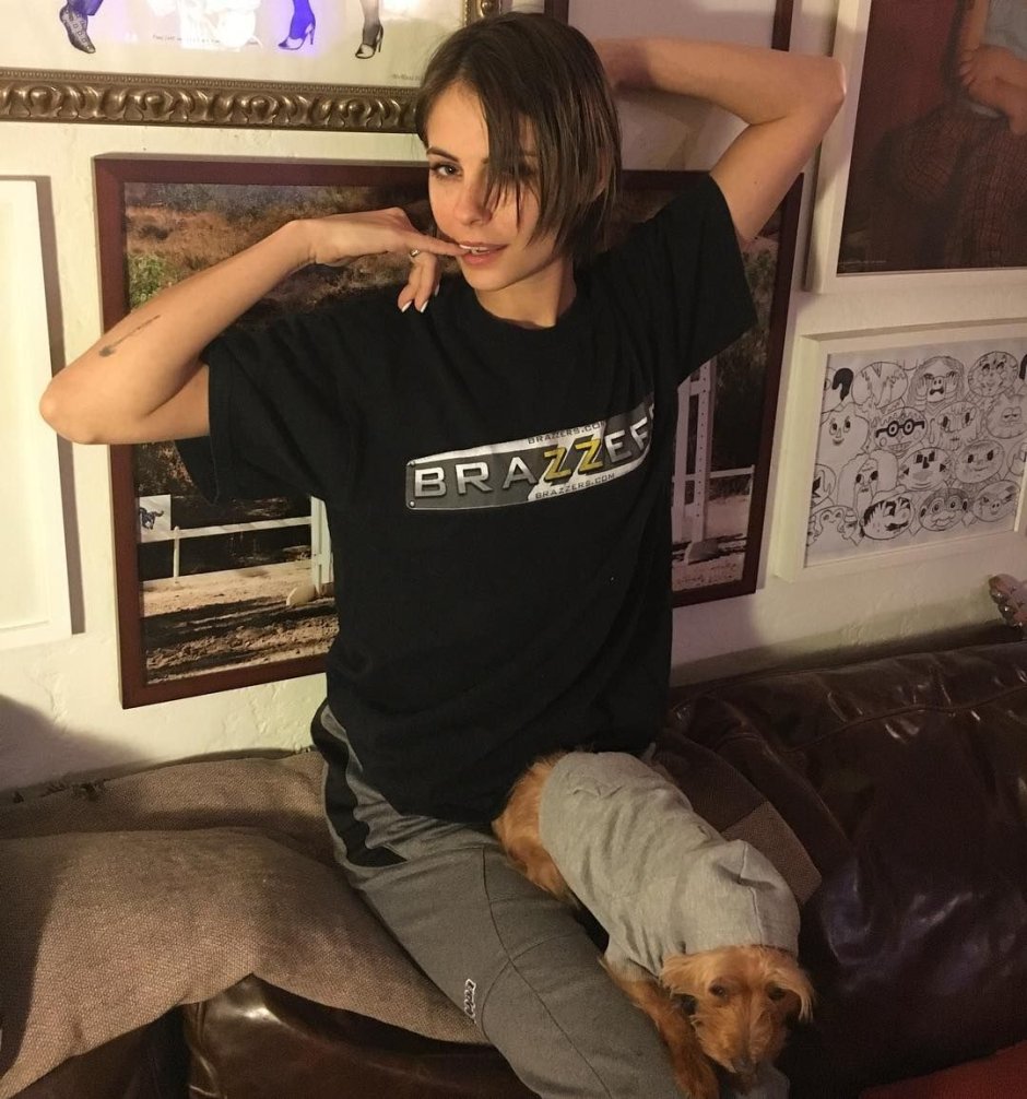 Willa Holland Gif