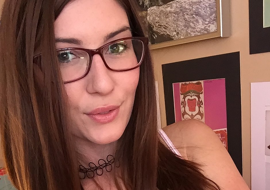 Amber Hahn Face