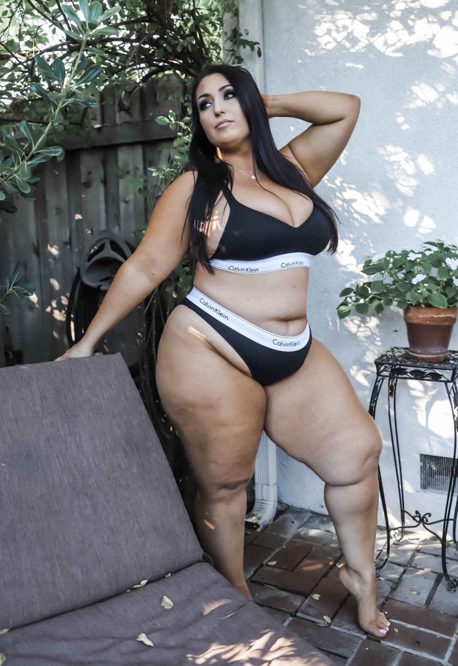 Pamela Medina model plus saz