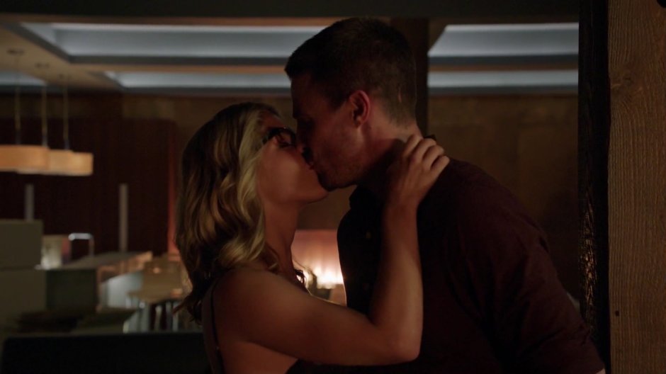 Oliver and Felicity Scene from the last scene of the last season