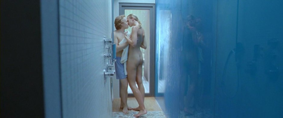 Actress Julia Peresyld Tits