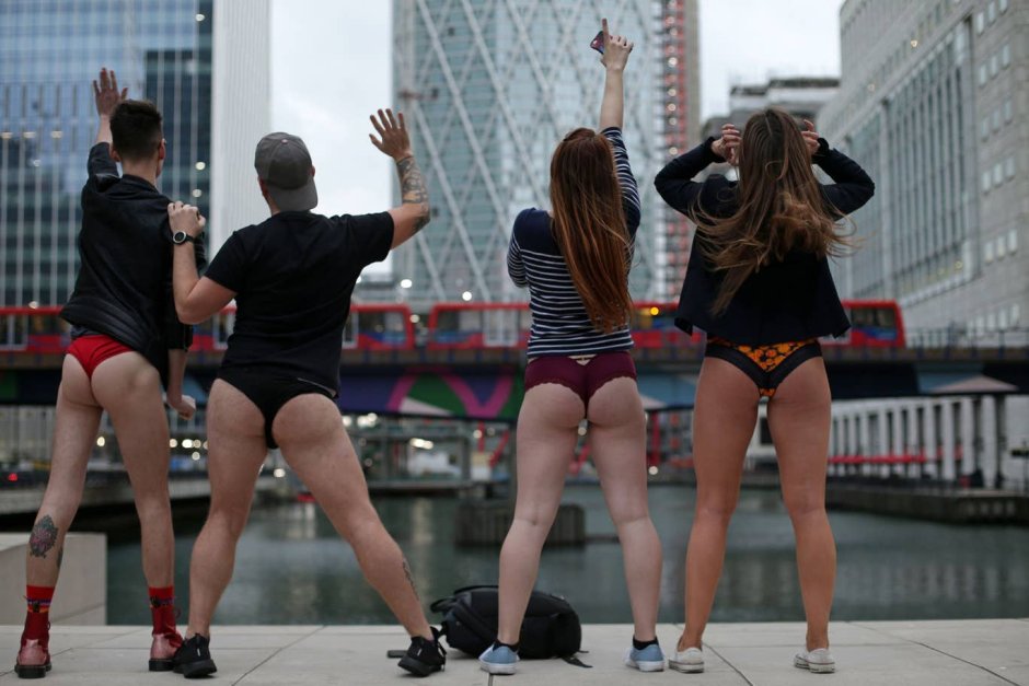 Girls without pants