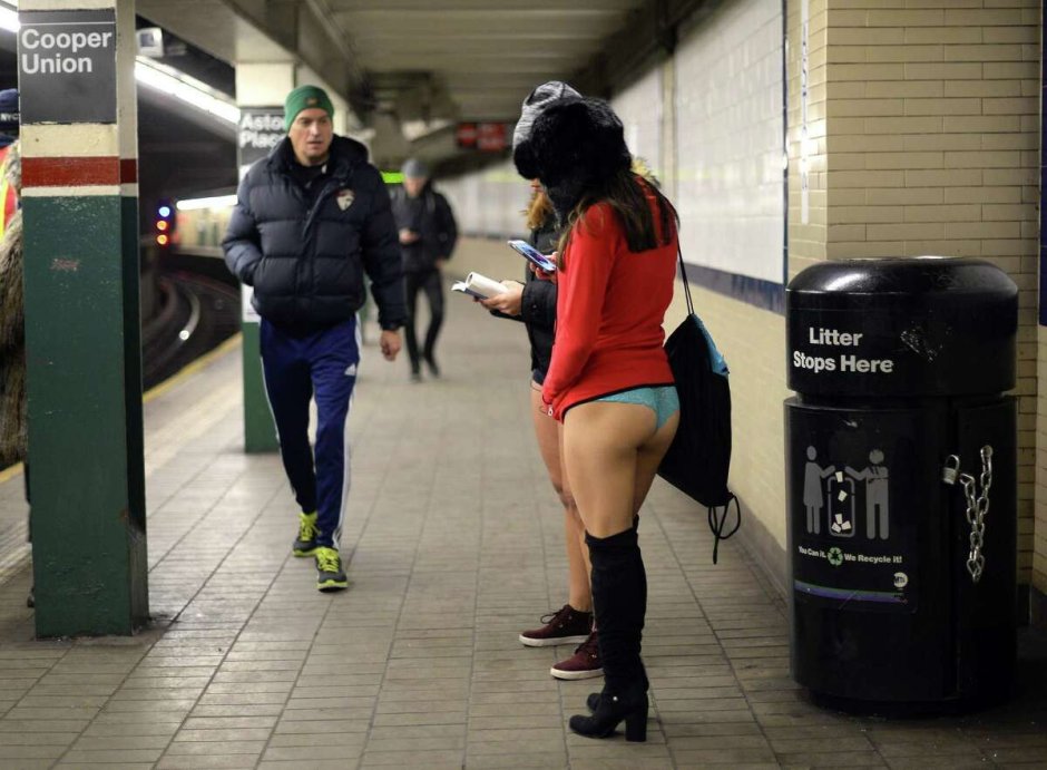 Girls without pants