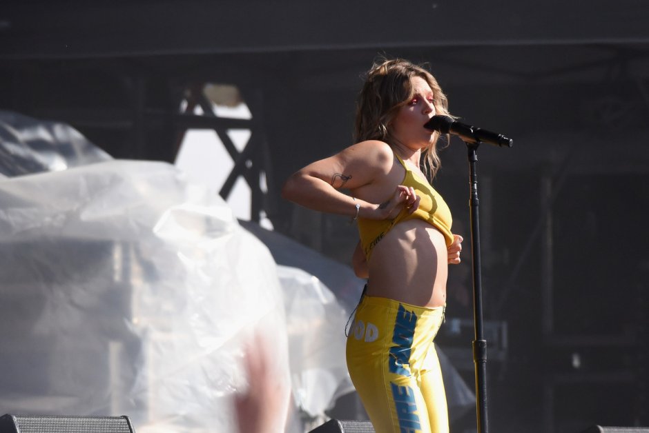 Naked Swedish singer Tove LO