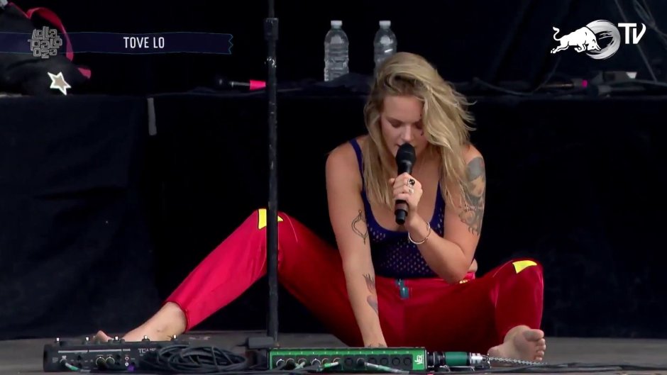 TOVE LO leg