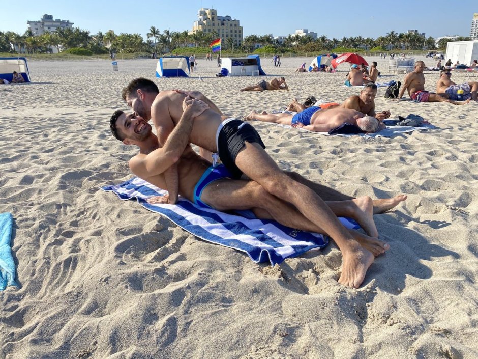 Men's nudic beach