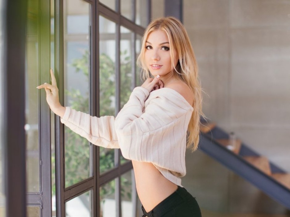 Ekaterina Novikova Maxim