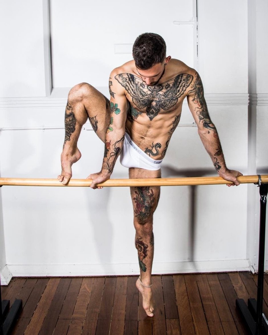 Male tattoo tattoo