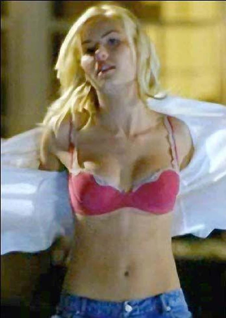 Elisha Katbert bed scenes