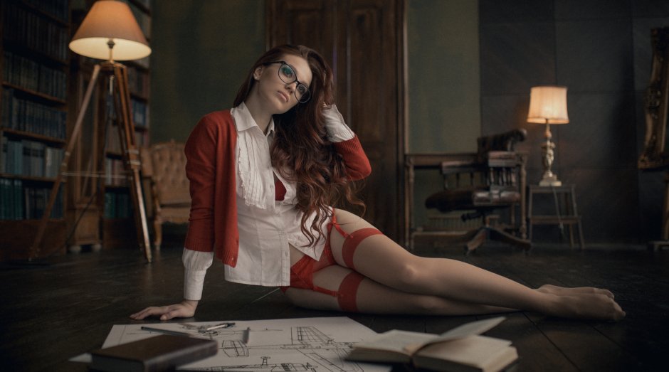 Alexandra Ursulyak in linen