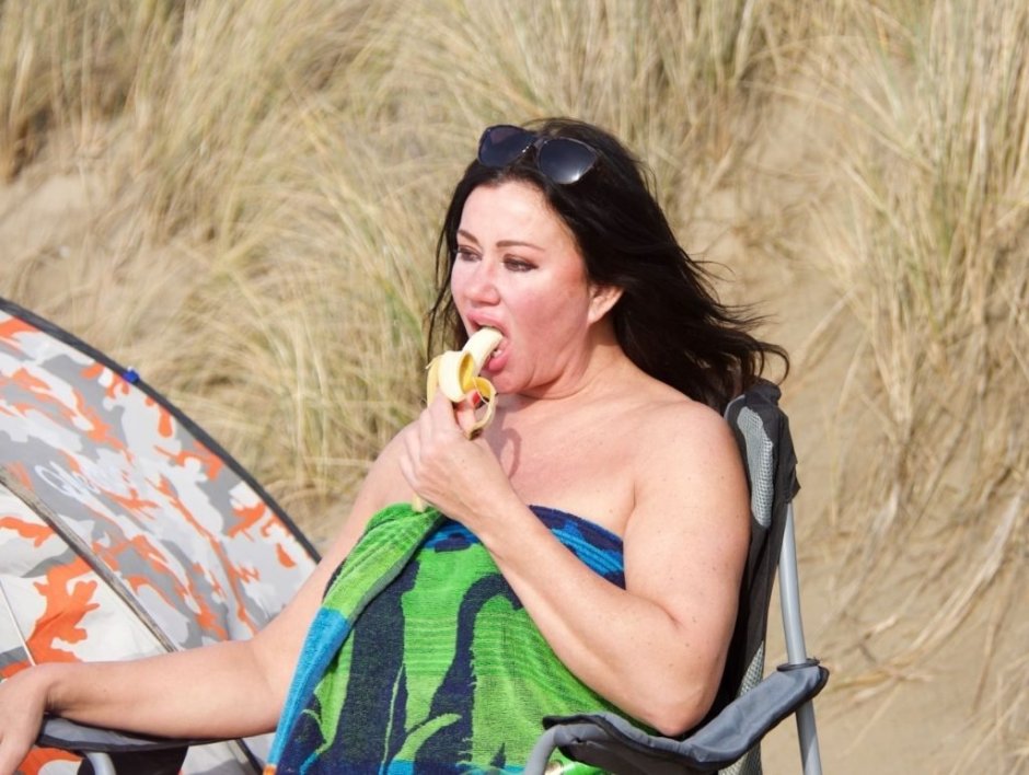 Lisa Appleton is hot