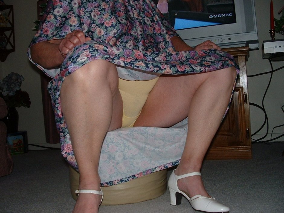 Granny Upskirt Downblouse (Sex