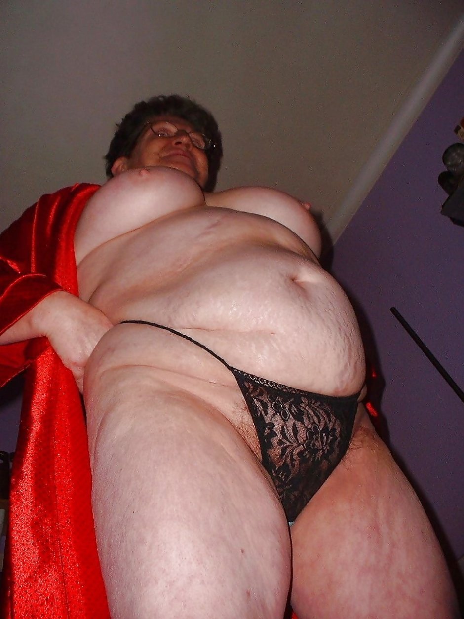 Elderly bbw in panties