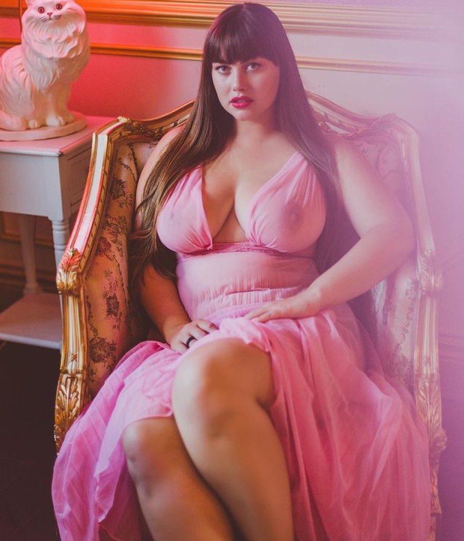 Big natural breast amateur