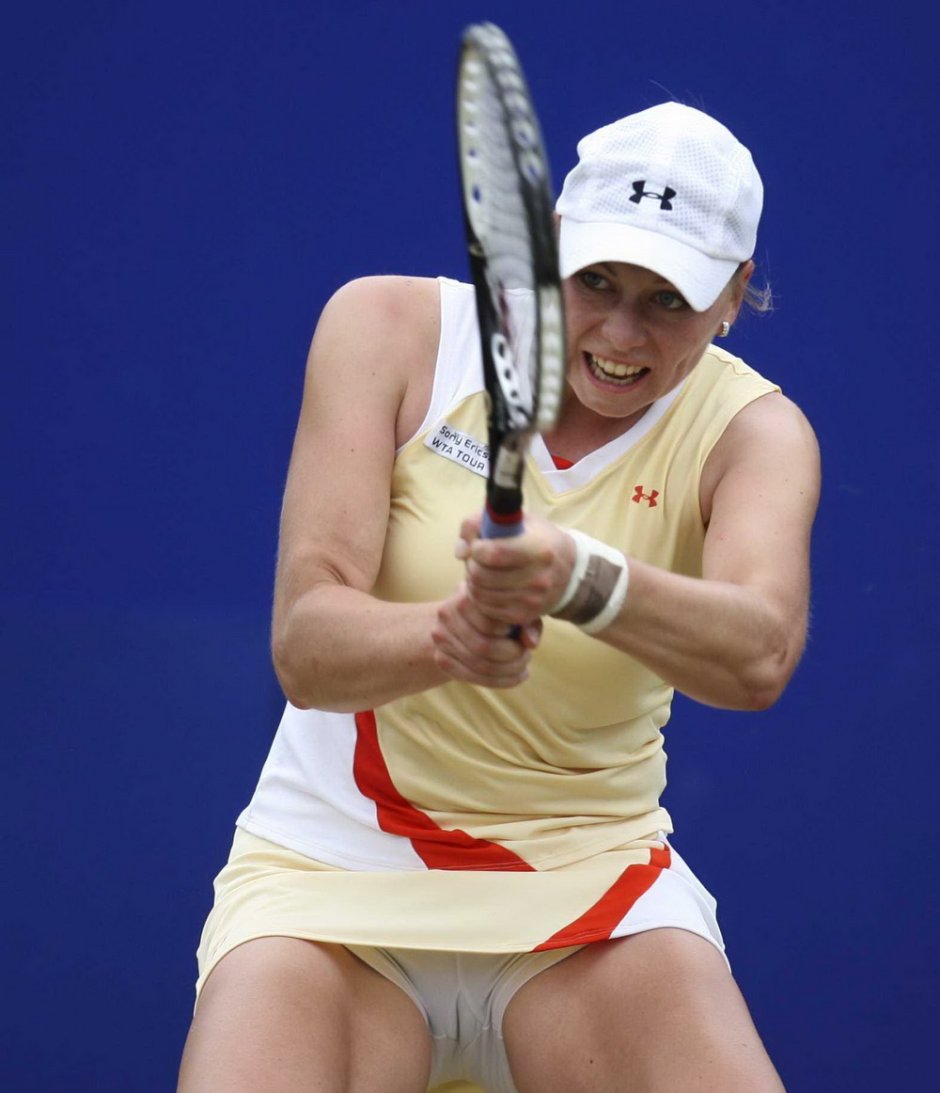 Vera Zvonareva tennis player piquant