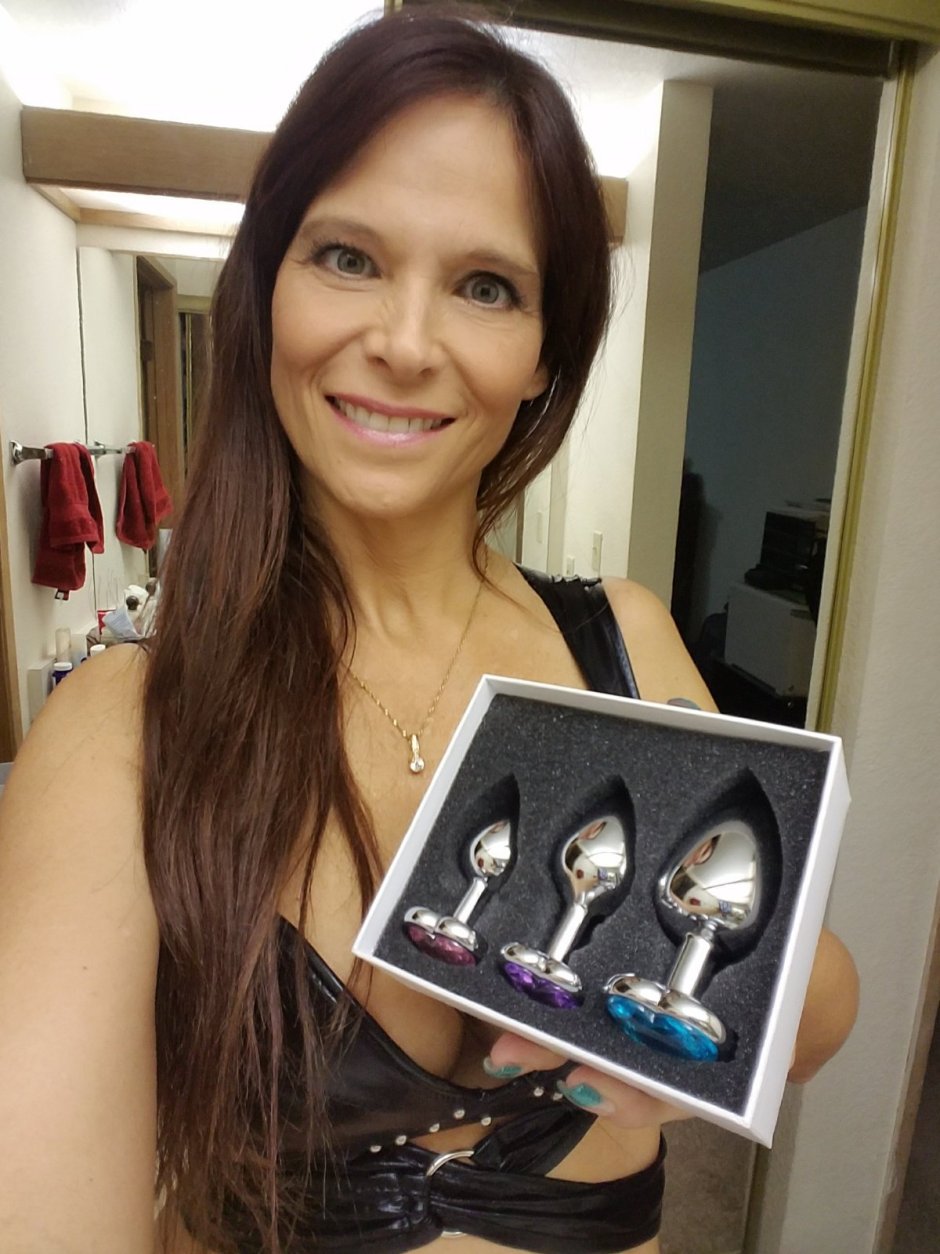 Syren de Mer makes a selfie from pussy