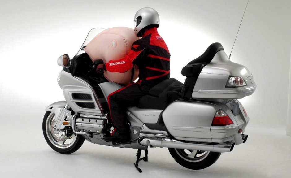 Girl on Gold Wing