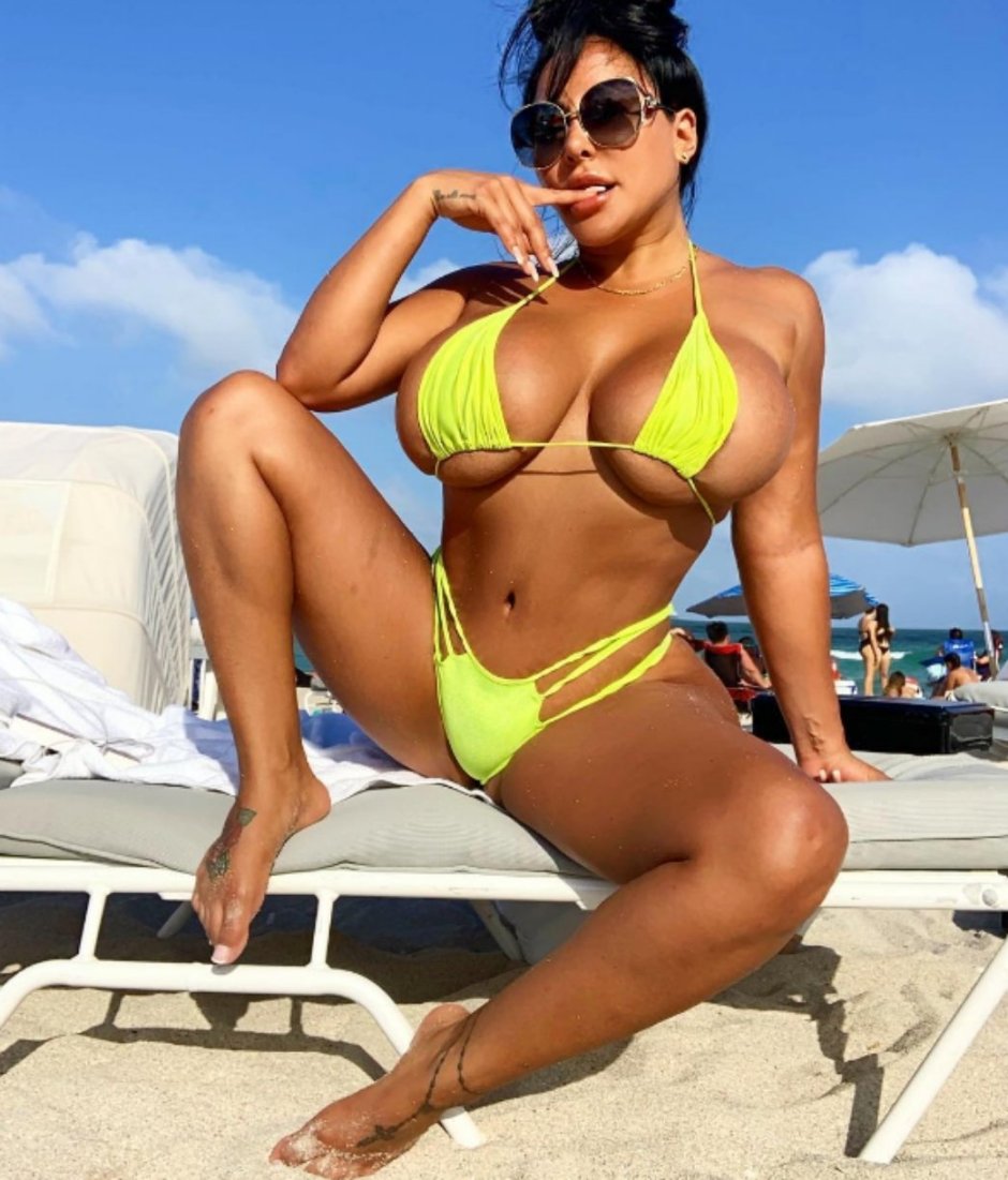 Kiara Mia 2020 swimsuit