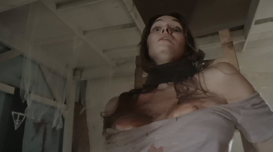 Sarah Malakul Lane Tits