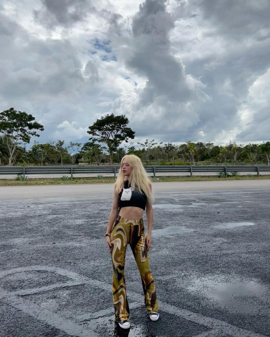 Julia Gavrilina legs