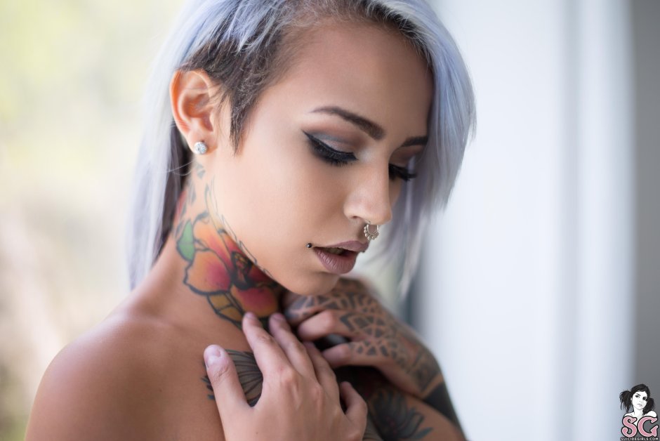 Tattoo model fishball pussy