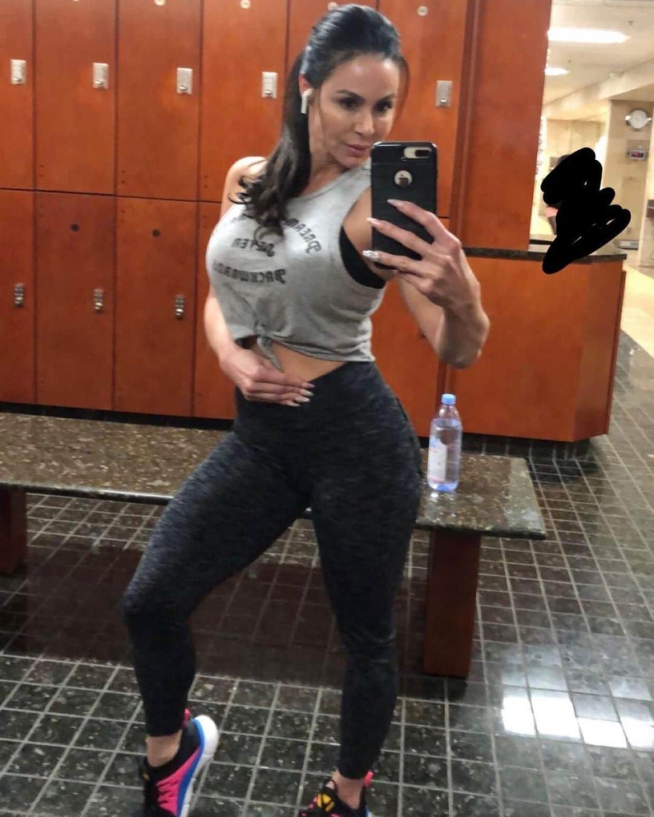Kendra Last open mouth 2020