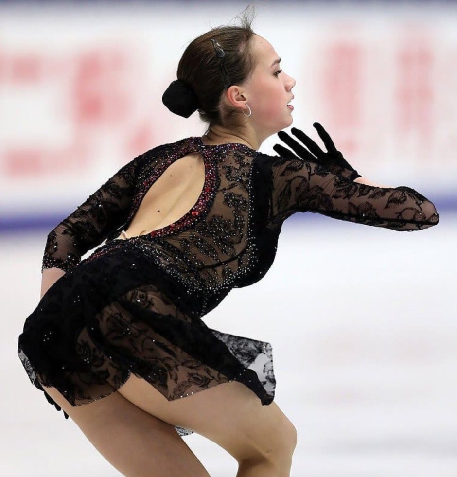 Mao Assada skater photo