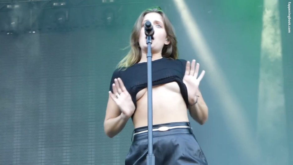 Tuva Lu Topless