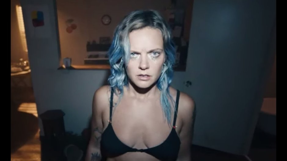 TOVE LO leg