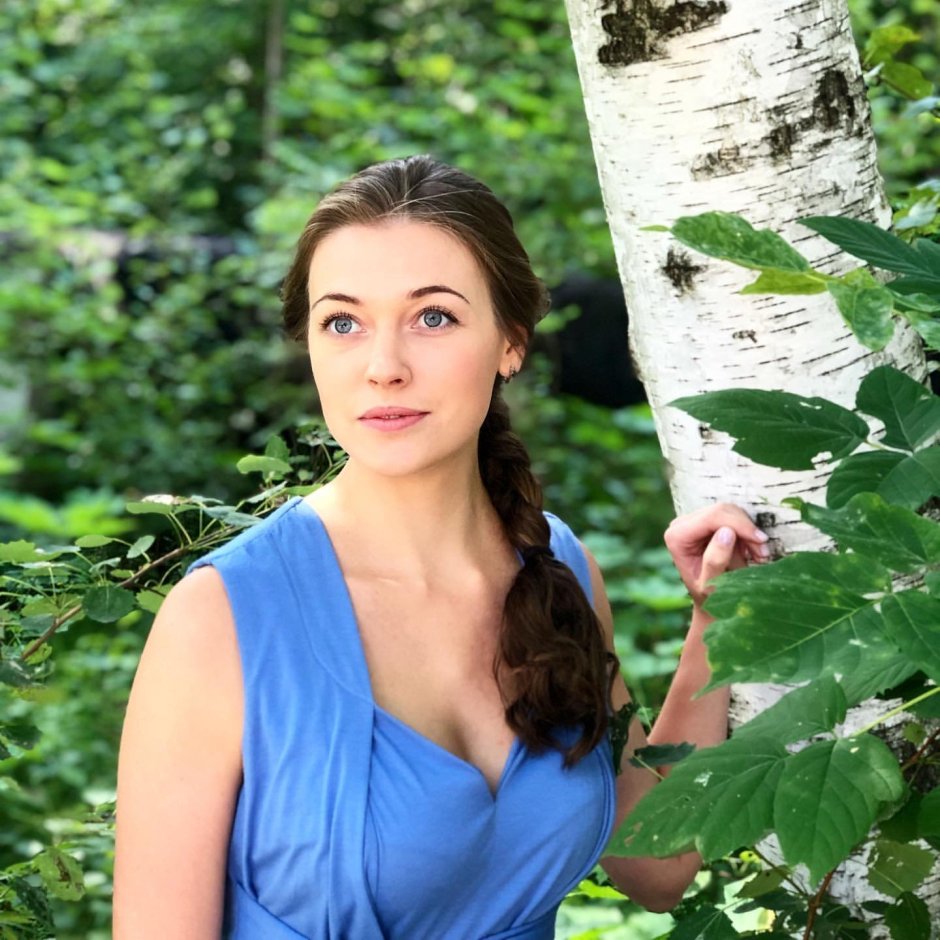Sasha Nikiforova actress