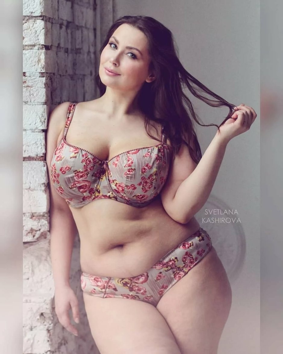 Model plus saz Victoria Manas