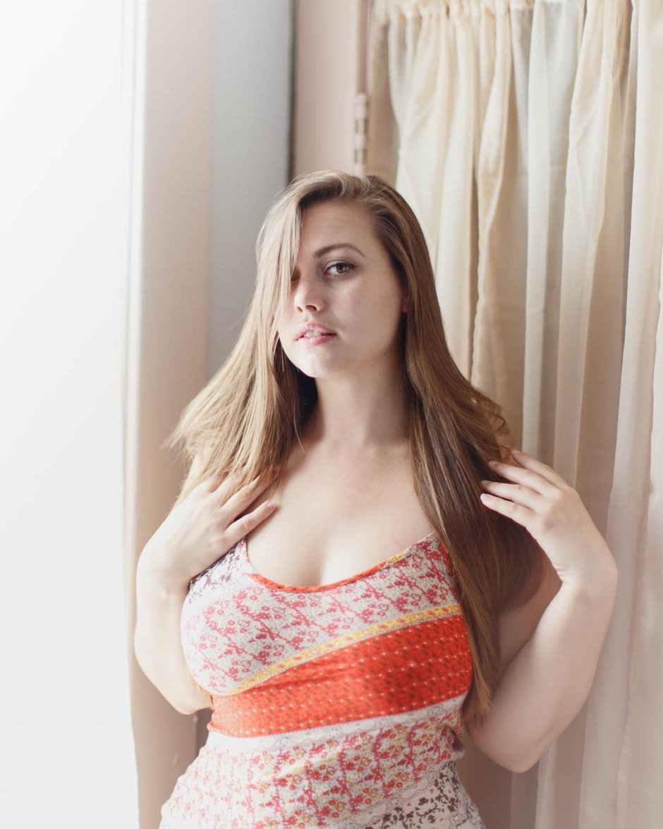 Model Lilias White